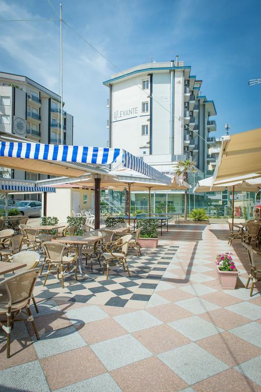 Hotel Levante Sul Mare Lido Di Savio Exterior foto