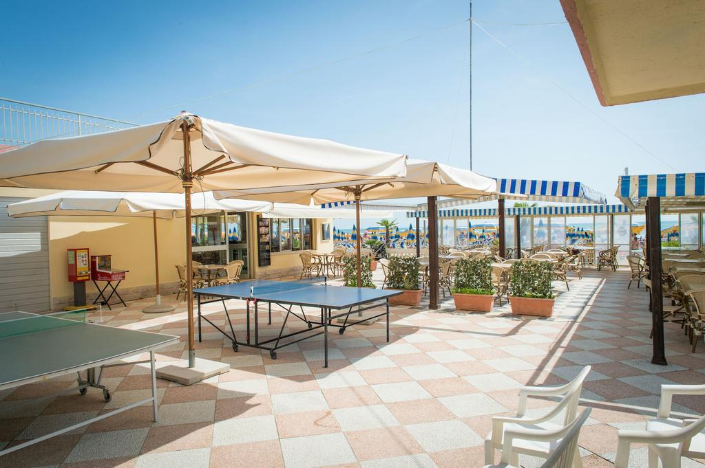 Hotel Levante Sul Mare Lido Di Savio Exterior foto